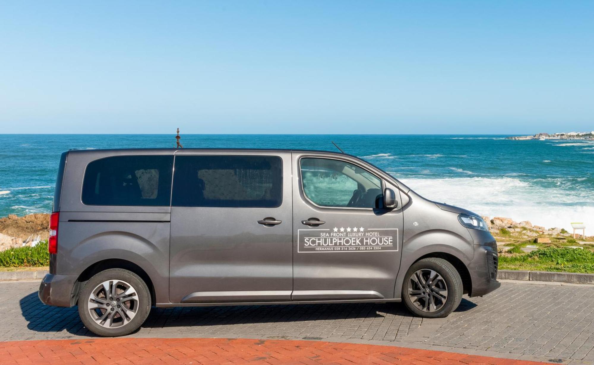 Schulphoek Seafront House Германус Екстер'єр фото A school pick-up vehicle
